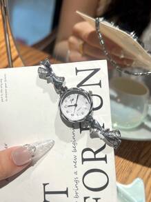 jw 1 Piece Women's Rose Gold Simple Alloy Bracelet , Exquisite Round Dial, Fashionable Black Hands Casual And Exquisite Highly Attractive Ladies Watch Digital Dial, Luxury Quartz Watch Suitable For Daily Decoration, Wear And Party Commuting Travel