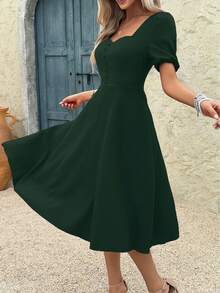 Vestido de verano elegante de manga corta, cuello con forma de corazón y cintura ceñida en estilo retro - Verde Oscuro - Ver 2