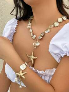 波西米亚风格复古海洋元素奢华串珠项链手链套装，金属海星吊坠仿珍珠锁骨项链，适合女士日常佩戴和海滩度假装饰，可作为礼品首饰套装。贝壳形状图案颜色随机。