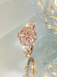 1pc Unique Design Brilliant Hollowed-Out Flower Shape Rhinestone Encrusted Women Ring, Suitable For Summer Vacation, Daily Wear, Photo Shooting