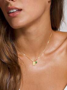 1pc Fashionable Women's Initial Necklace, Elegant Gold-Color Birthstone Necklace, 14K Gold-Plated Letter Necklace With Emerald Pendant, High Color Retention, Low Allergenicity, MAMA Ladies Pendant Necklace, Ideal Gift For Girlfriend, Mom, Family, Friend, Daughter, Anniversary, Valentine's Day, Mother's Day, Birthday, Graduation, Daily Wear, Wedding, Gala