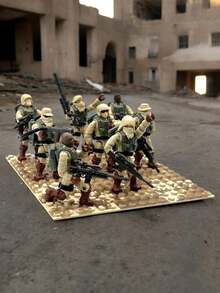 1 Set Mini Buildable Action Figure Model Kit With Weapon Accessories, Suitable For Men Party Favor, Diorama Hobbyist, War Game Simulation (Random Color) - Brick Man - View 11