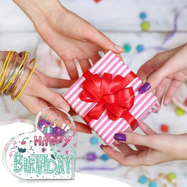1 pièce Cadeau d'anniversaire en forme de cœur en acrylique transparent - Décoration de table, décoration de table de chambre, cadeau d'anniversaire parfait pour les amis, la famille et les amoureux - avec motif de petits gâteaux et de bougies, décoration de fête, faveur de fête, décoration de maison, décoration de chambre, décoration de pièce, décoration de vacances