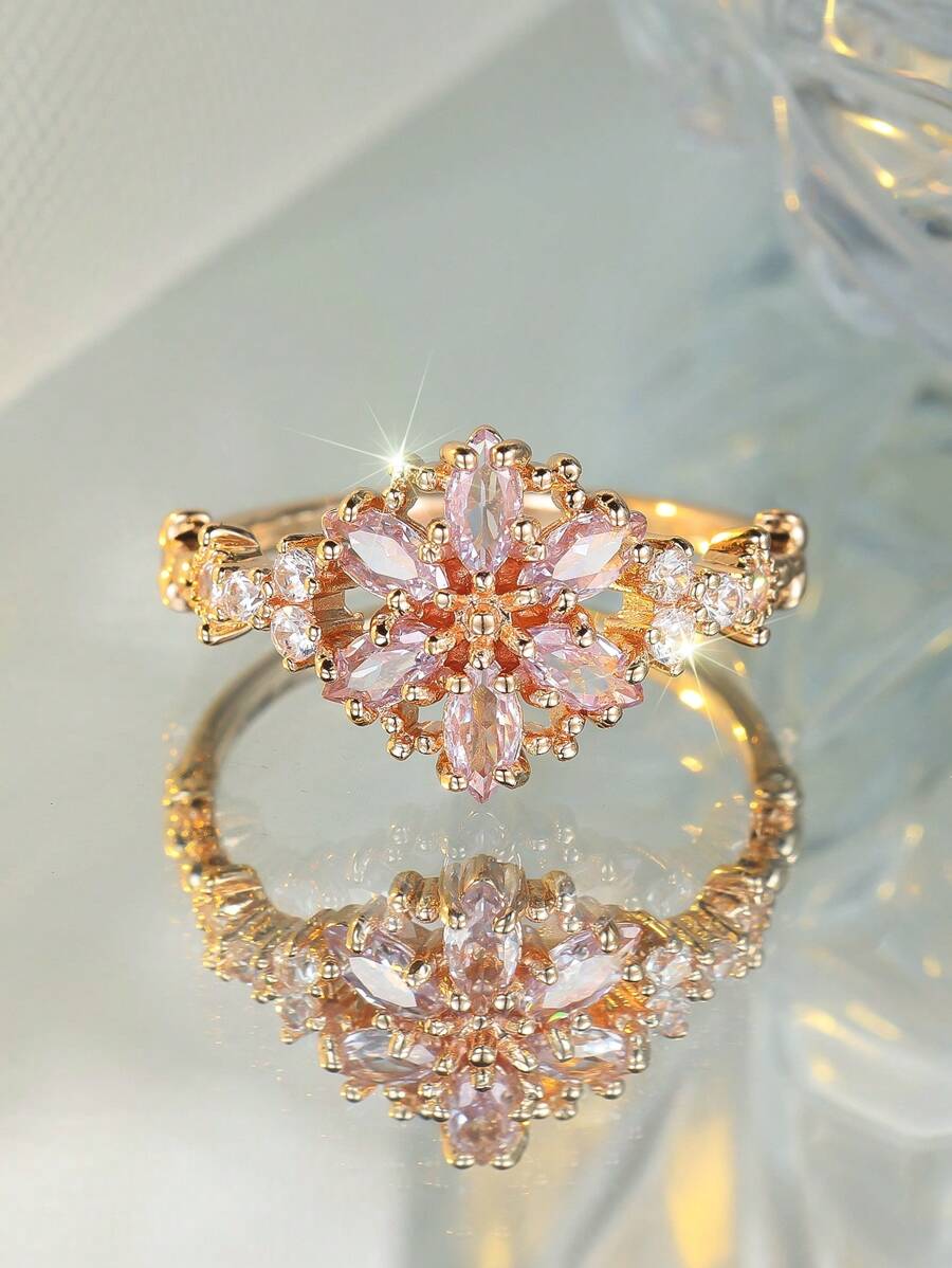 1pc Unique Design Brilliant Hollowed-Out Flower Shape Rhinestone Encrusted Women Ring, Suitable For Summer Vacation, Daily Wear, Photo Shooting