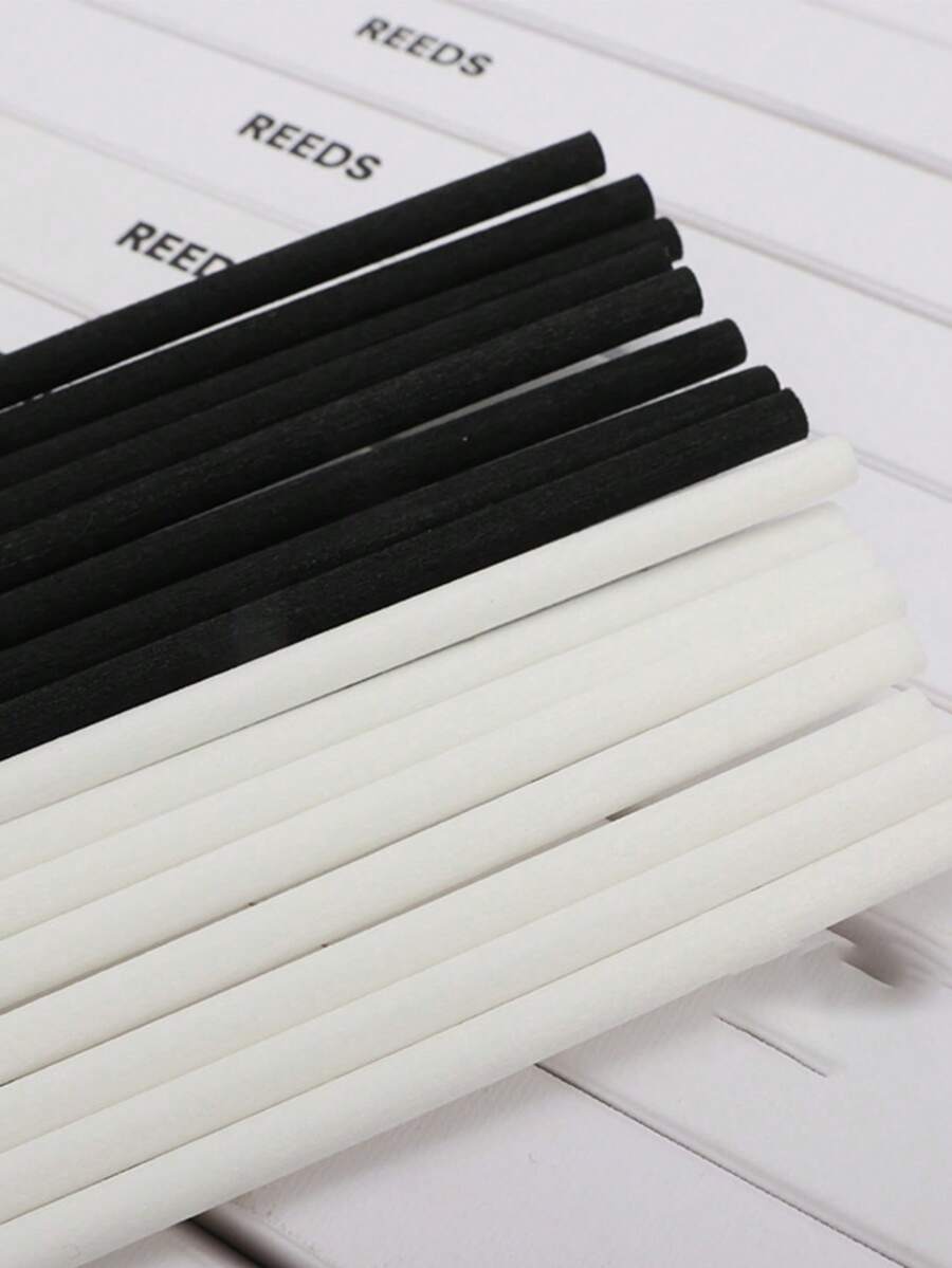 16支长效除臭扩香棒，礼盒包装，全新优质聚氨酯材料，未点燃的芳香纤维藤条和芦苇棒，清新气味的室内空气清新剂，情人节用品，婚礼用品，颜色随机（黑色，白色）