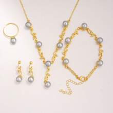 Conjunto de 4 joias femininas de pérolas artificiais em formato de folha de luxo, 1 colar com pingente + 1 par de brincos + 1 anel aberto + 1 pulseira, feito de liga de zinco com pérolas artificiais, elegante e chique, adequado para uso diário, festas, casamentos, feriados, pode ser presenteado para aniversários, festivais