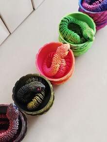 1/2/3/4/5件装新颖可动关节3D打印蛇形摆件，内含惊喜蛋，色彩缤纷，可作家居办公装饰桌面摆件，适用于各种房间装饰，可作雕像、桌面摆件、解压玩具、减压玩具，也是复活节、万圣节、圣诞节、感恩节、派对礼品的理想之选。 - 彩色 - 查看 10