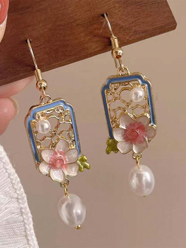 زوج من أقراط الزهور والخرز الصناعي ذو طراز قديم، منحوتات تزيينية دقيقة هدية مجوهرات للنساء للارتداء اليومي