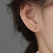 2 Stücke neue Mini Blumen Ohrstecker für Frauen, geeignet für den täglichen Gebrauch