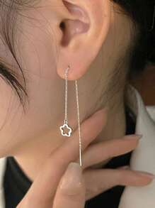 2 Stücke Blumen Quasten Ohrringe, Kupferlegierung in Silberfarbe, minimalistischer eleganter Frauenparty Schmuck
