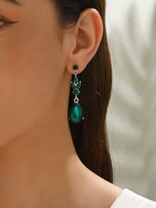 1 Pair Fashionable Long Metallic Crystal Water Drop Clip-On Earrings, Suitable For Women, Daily Wear, Parties, Gatherings