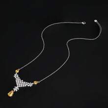 Ensemble de bijoux en zirconium goutte d'eau pour femmes. Comprend un collier, des boucles d'oreilles, un bracelet et une bague. 4 pièces de bijoux de mariée
