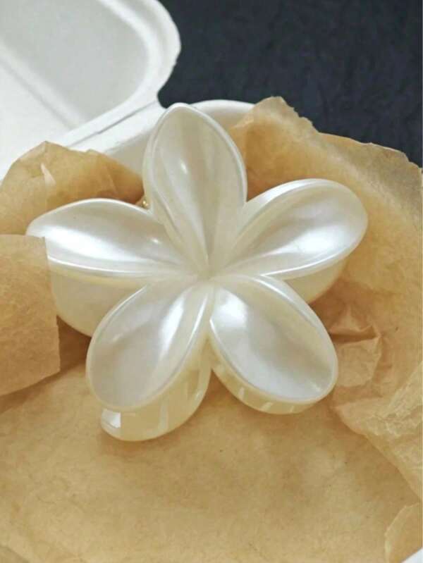 1/2Pcs White Light Sensitive Flower Clip, Back Of The Head Hair Clip, Hair Claw, Beach Vacation Style Hair Clip, Women's Simple Hair Accessory