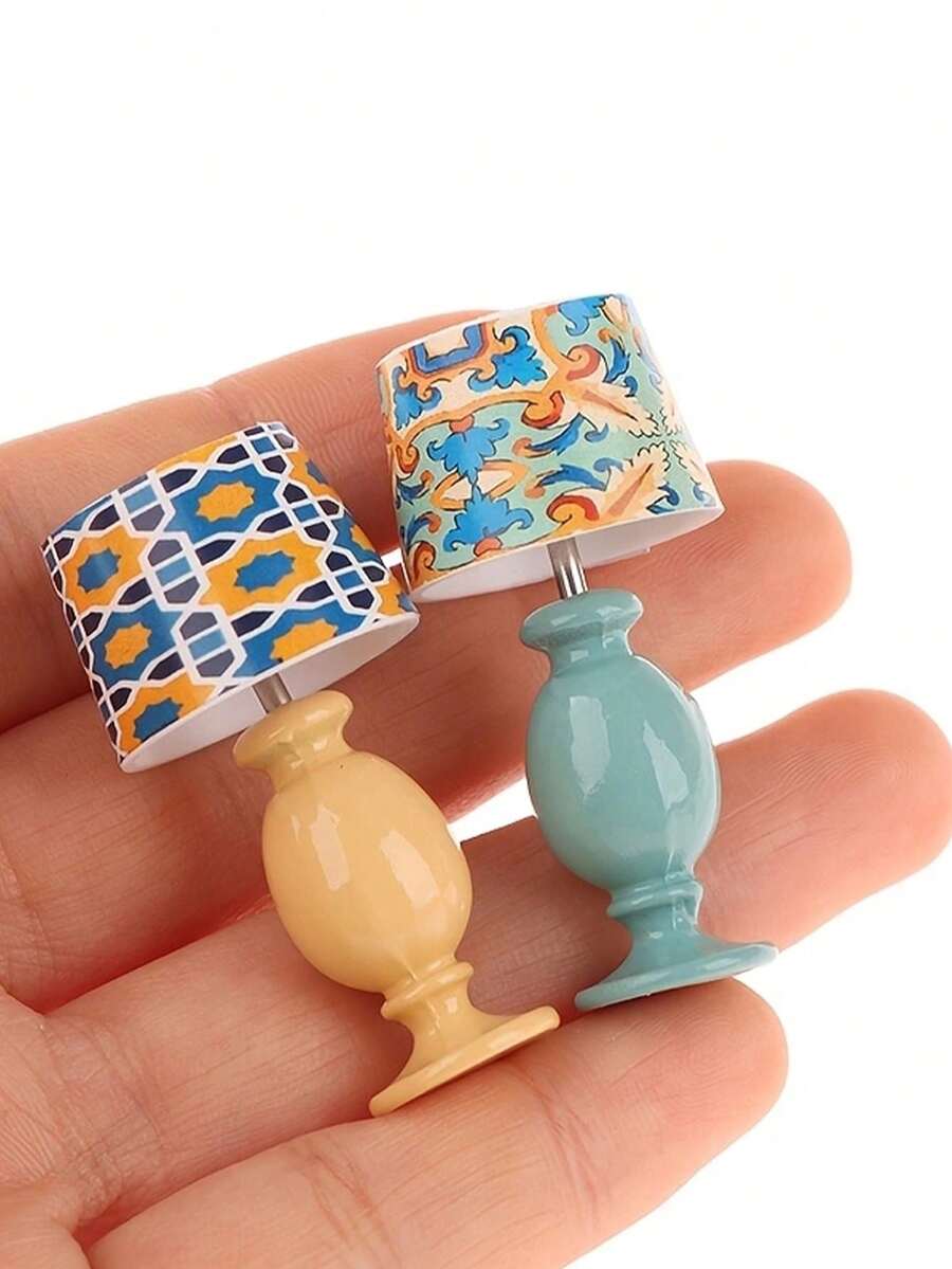 1 pieza Mini lámpara de mueble, modelo en miniatura de simulación, kit de accesorios DIY para paisaje en miniatura, decoración artística, manualidades creativas, decoración, regalo - Multicolor - Ver 1