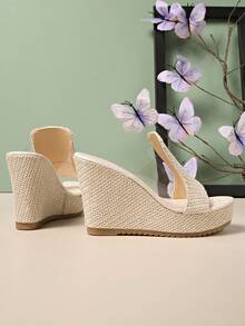 Women Plus Size Silver Wedge Heel Platform Sandals, Casual Gold Glitter Retro Beach Slip-On Sandals, Fashionable Elegant European Style Flat Sandals - Beige - View 6