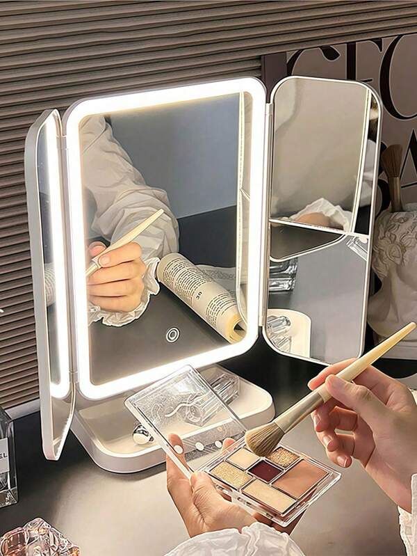 LED Tri-Fold Make-up Spiegel mit 3-fach/2-fach Vergrößerung - Touchfunktion, 70 LEDs, einstellbare Helligkeit, USB/Batterie betrieben, Ablage unten, faltbares Dreifach-Falt-Design, geeignet für Reise und Familiennutzung - ideales Geschenk für Damen zu Weihnachten, Valentinstag, Muttertag, Abschluss