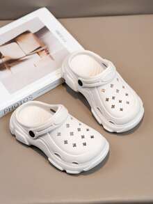 Chłopięce i dziewczęce buty Outdoor EVA Dual-Use Hollowed-Out, wygodne, wsuwane, antypoślizgowe sandały plażowe