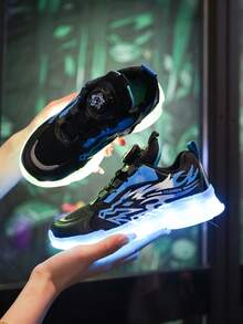 Scarpe luminose a 7 colori con LED ricaricabili USB, sneaker con luci al neon a forma di cartone animato per bambini/bambine, piccoli, ragazzi e ragazze, colori: nero/blu/arancione, adatte per primavera, estate, autunno e inverno - Blu - Visualizzare 4