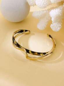 1pc Women's Lightweight Luxurious White Shell & Metal Curved Bangle, Versatile Daily Wear - Bracelet - View 5