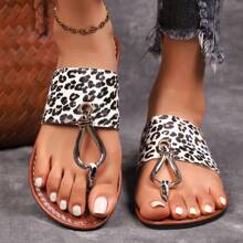 Classic European And American Summer Beach Flat Sandals, Fashionable And Versatile. Wear Them And Become The Hottest Lady In Summer