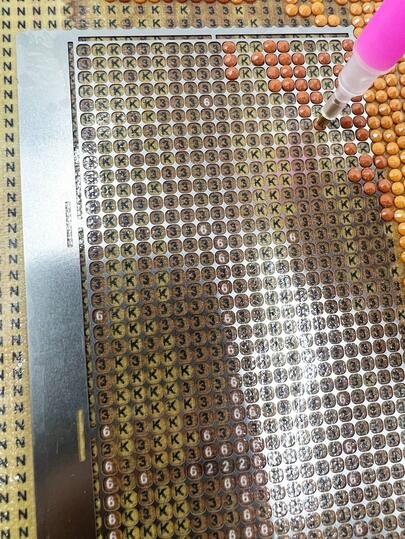 钻石画工具：点钻器、599颗方形水钻、141颗圆形水钻（1020孔）、通用手工十字绣修正笔、纳米钢尺、钻石画尺、钻石排列尺、对齐工具、钻石网格板