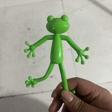 2pcs Green Animal Frog Design Plant Stand Decor