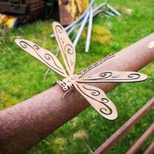 1 Pc Elegant Naturally Rusted Metal Dragonfly Garden Statue, Decorative Art Style With Intricate Swirl Design, Rustic Outdoor Sculpture For Mother's/Father's Day, Durable Ground Mounted Home & Garden Decor, No Battery Required, Manually Shaped