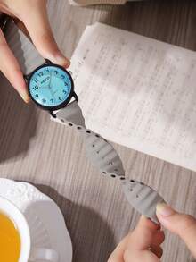 KEZZI Unisex Minimalist Casual Versatile Large Letter Engraved Silicone Strap Watch - Grey - View 3