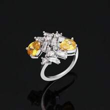 Ensemble de bijoux en zirconium goutte d'eau pour femmes. Comprend un collier, des boucles d'oreilles, un bracelet et une bague. 4 pièces de bijoux de mariée