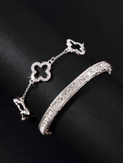 1 set med 2 minimalistiska armband i moderiktigt material, lämpliga för vardagsbruk