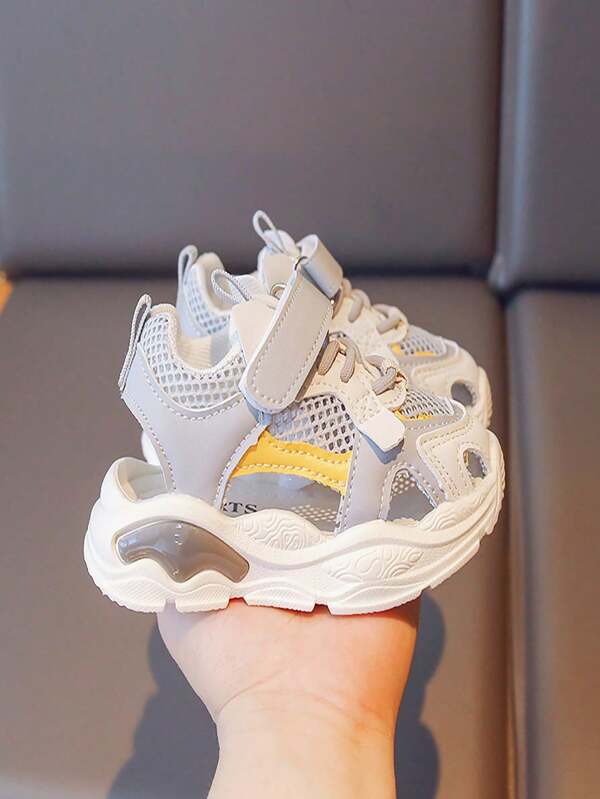 1 par de sandalias deportivas para niños modelo 2025, con diseño perforado transpirable, zapatillas antiolores para excursionismo de niños pequeños, zapatillas de correr