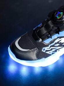 Scarpe luminose a 7 colori con LED ricaricabili USB, sneaker con luci al neon a forma di cartone animato per bambini/bambine, piccoli, ragazzi e ragazze, colori: nero/blu/arancione, adatte per primavera, estate, autunno e inverno - Blu - Visualizzare 6