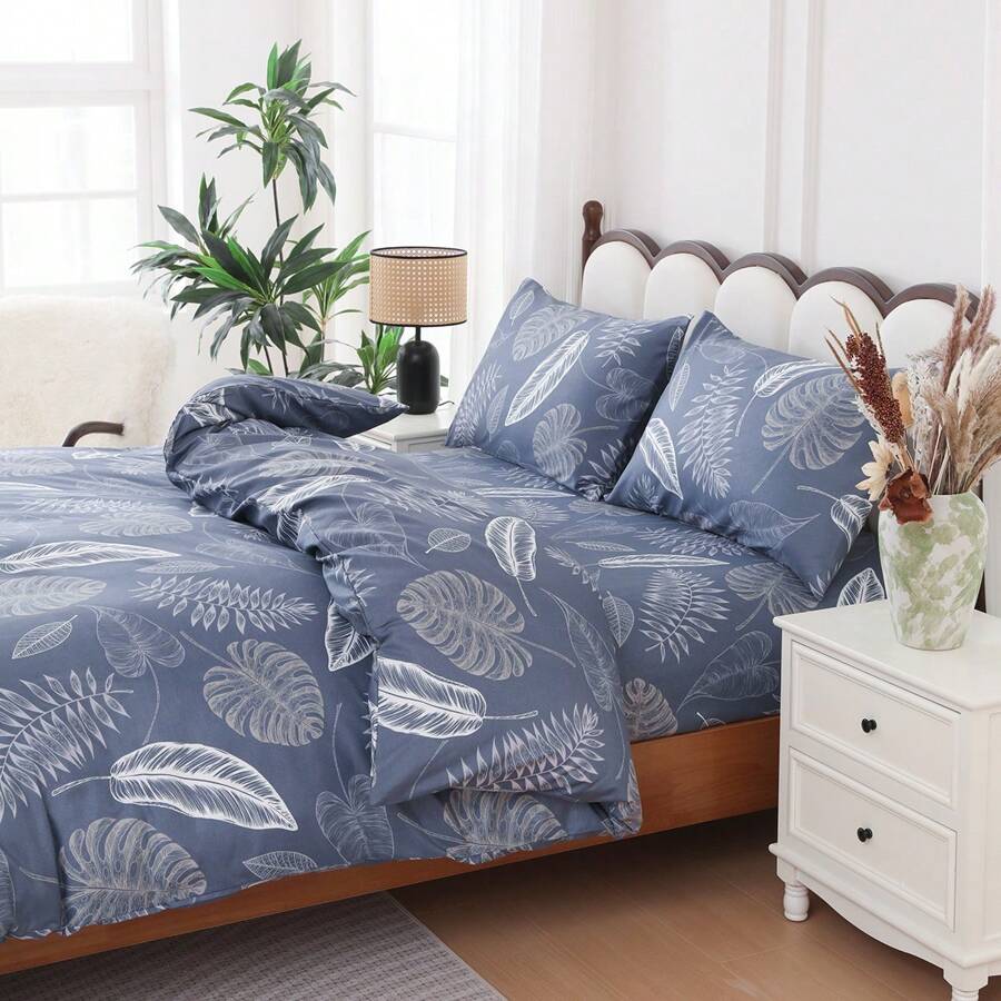 3 PiecesBlue Tropical Plant Branch And Leaf Printed Duvet Cover Set (2*Pillowcase, 1*Duvet Cover, No Core) 100% Polyester, Soft, Comfortable, Breathable, Zipper Closure, Suitable For All Seasons Suitable For Bedrooms, Guest Rooms And Dormitories.