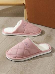Nouvelles mules  brodées de losanges pour femmes et hommes, pantoufles d'intérieur confortables, chaudes et antidérapantes, convenant pour l'automne/l'hiver