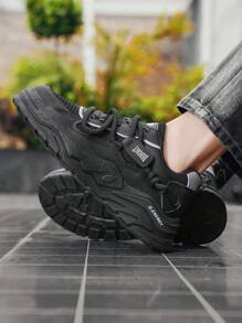 Zapatillas casuales de verano para hombres, diseño especial, de suela gruesa, transpirables, versátiles, con diseño atlético y deportivo, suela gruesa, aumentan la altura, duraderas, livianas, estilo retro robusto, para gimnasio