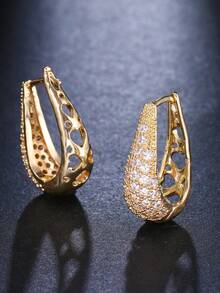 Boucles d`oreilles en zirconium micro-incrusté avec pendentif à boule en diamant torsadé, bijoux de style INS, lumière de luxe et très chic. Boucles d`oreilles rondes en zircone super étincelantes, style froid et accessoires personnalisés. - ET-1123 - Voir 7