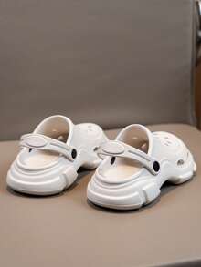 Chłopięce i dziewczęce buty Outdoor EVA Dual-Use Hollowed-Out, wygodne, wsuwane, antypoślizgowe sandały plażowe