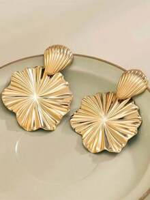 1 Pair Minimalist Pleated Shell Design Stud Earrings - Yellow Gold - View 2