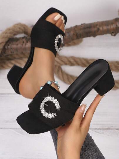 Plus Size Girl's European & American Fashion Crystal Buckle Thick Heel Slippers, Simple Versatile Suede Round Toe Comfortable Non-Slip Party Beach Sandals
