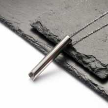 (Nie gwizdek) Naszyjnik do medytacji i oddychania, zawieszka ze stali nierdzewnej do medytacji i uspokajania, narzędzie do głębokiego oddychania i uważności, łagodzące stres, lęk i panikę, prezent łagodzący medytację dla mężczyzn i kobiet (ten produkt to tylko narzędzie do medytacji, które pomaga w łagodzeniu stresu i odczuwaniu oddechu, nie można nim dmuchać jak gwizdkiem)., niezbędne na plażę, akcesoria plażowe, materac do pływania w basenie