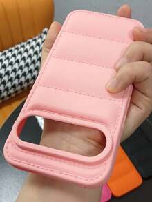 Capa de Telefone Celular Europeu-Americana Simples para Jaqueta Acolchoada, Compatível com Pixel 9A 9 9Pro 8Pro 8 7Pro 7 7A Advanced, Sensação de Casco Macio com Alça de Mão, Capa de Telefone Celular Anti-Queda - Rosa chiclete - Visão 2