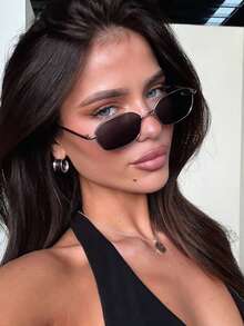 1pc Mini Frame Metal Retro Women Fashion Glasses, Personalized Fashion Glasses For Street Style, Beach Holiday Accessory - 黑灰 - 查看 2