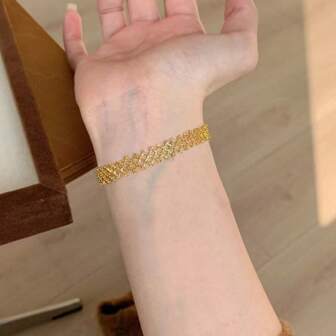 1 件简约优雅格子蕾丝铜合金镀层手链，适合日常佩戴或节日期间赠送爱人