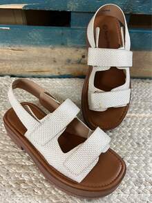 女士厚底时尚休闲日常凉鞋