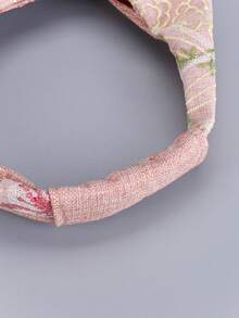 新款刺绣亮片女式新月包，时尚精致亮片花朵手提包，简约时尚亮片手拿包，闪光晚宴包，适合派对、婚礼、送礼、游轮、约会、度假。（图案随机）