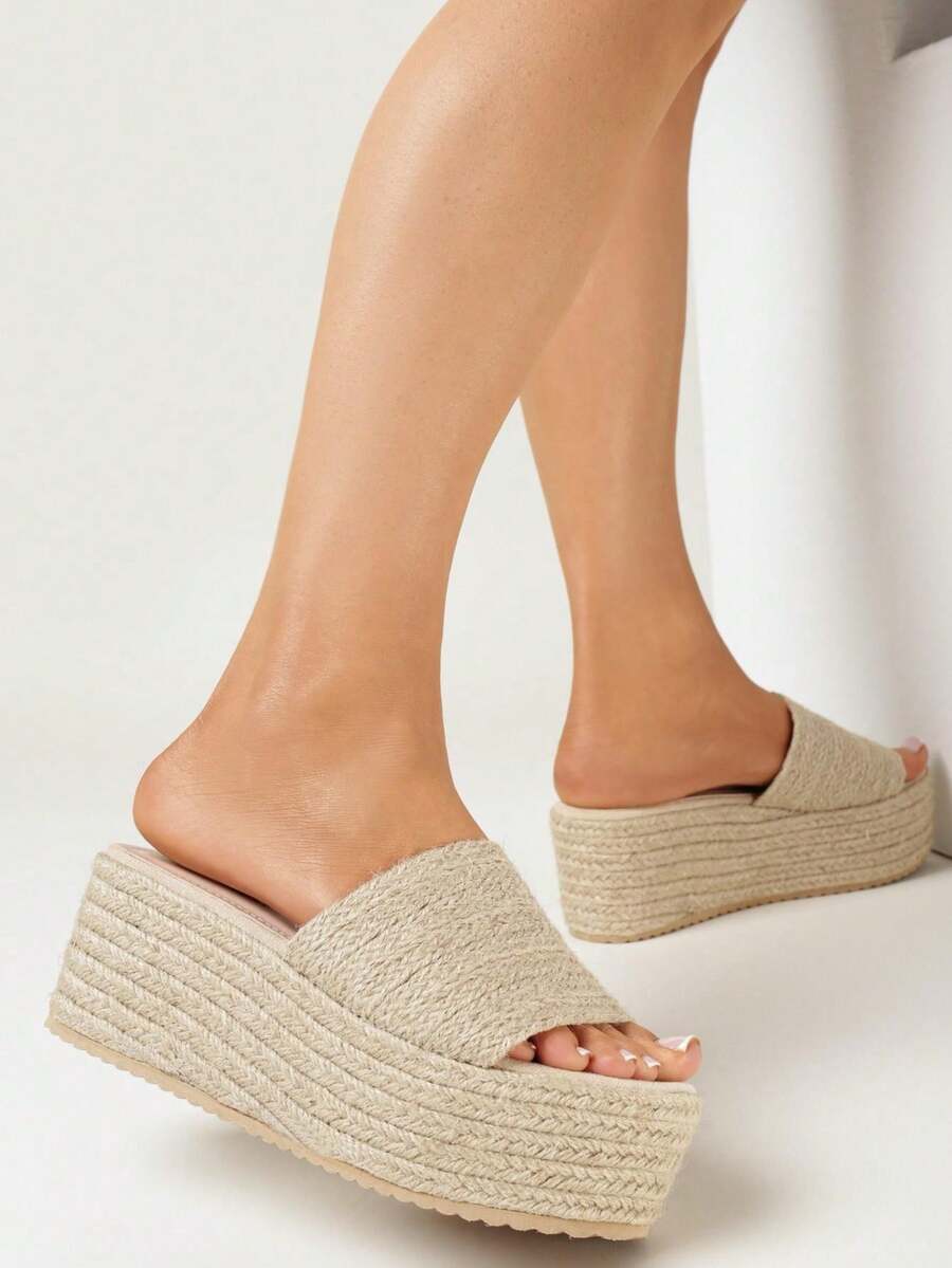 Sandalias tipo "flip-flop" con plataforma, tiras anchas y cordones de atar, con punta abierta - Beis - Ver 1