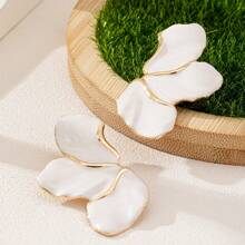 1 Pair Fashionable And Elegant Painted Metal Flower Earrings