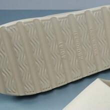 Geeignet für Sport Outdoor und Hausgebrauch, haben ein starkes Gefühl für etwas Trittiges und einen dicken EVA-Sandalenboden