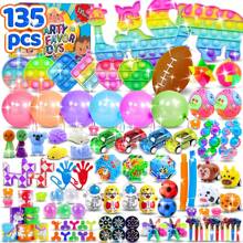107/117/124 piezas de varios regalos para fiestas, juguetes de aula para rellenar estuches de violín, premios de carnaval para caja del tesoro, relleno de bolsas de regalo, pequeños y minúsculos artículos para caja de recompensas de aula (color aleatorio)