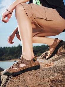 Herren handgenähte Sandalen - geschlossene Zehenpartie, atmungsaktive Freizeitsschuhe, rutschfeste Sommer-Wanderschuhe mit Gummisohlen, atmungsaktives Mesh und verstellbaren Kordeln. Schwarz, Khaki oder Weiß - perfekt für lässige Outdoor-Abenteuer, atmungsaktive Sommerschuhe | Lässiger Fischerboot-Stil | Gummisohlen